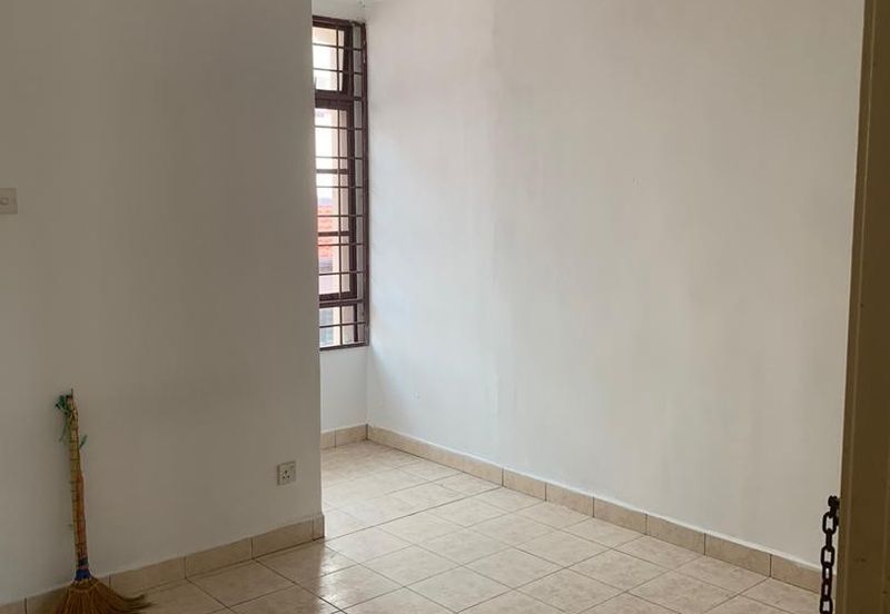 U8 U8 Bukit Jelutong 