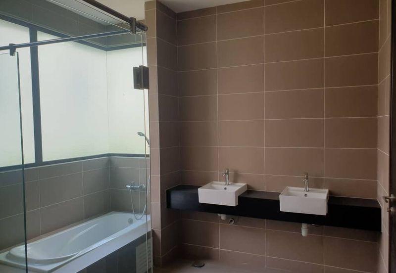 KINGLEYS HILL Semi D at PUTRA HEIGHT