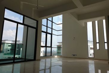 KINGLEYS HILL Semi D at PUTRA HEIGHT