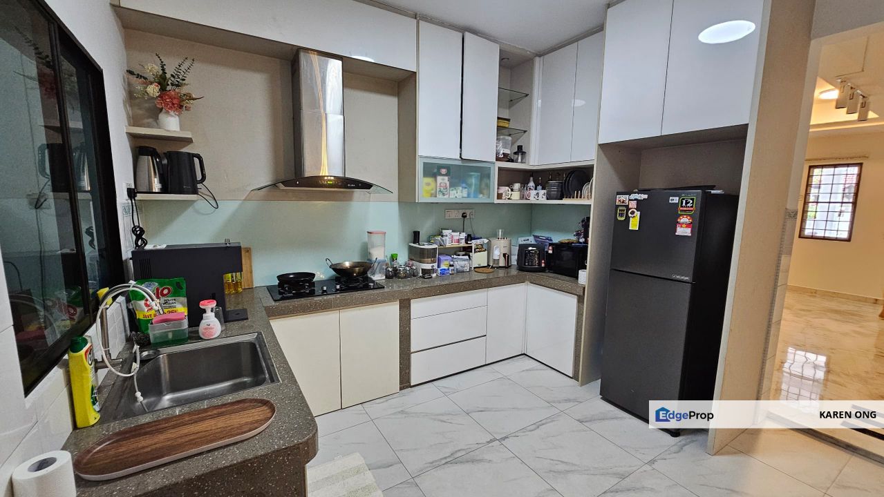 Tastefully renovated 2 storey Terrace Putra height , Selangor, Subang Jaya