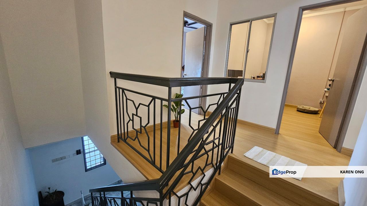 Tastefully renovated 2 storey Terrace Putra height , Selangor, Subang Jaya