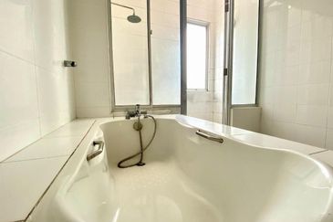 Anggun 1 Kota Emerald