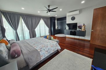 3-Storey Semi-D at Kota Kemuning for Sale