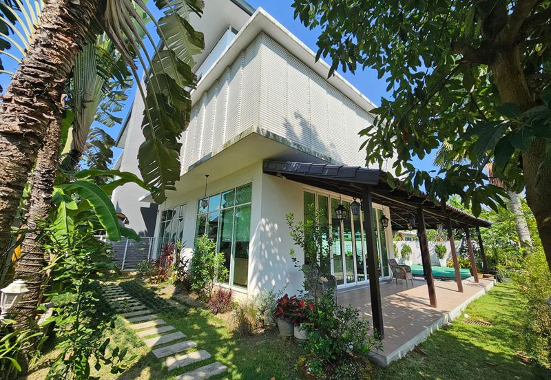 The Residence Glades Putra Heights 3 Storey Bungalow for Sale