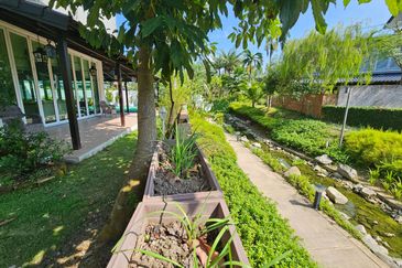 The Residence Glades Putra Heights 3 Storey Bungalow for Sale