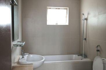 231 TR Serviced Suite