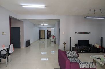 Platinum Hill Condo Pv8