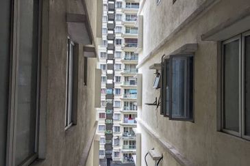 Platinum Hill Condo Pv8