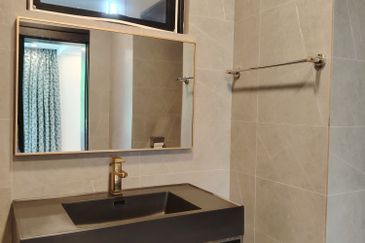 Lingkungan U-Thant Bungalow for sale