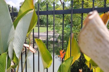 Lingkungan U-Thant Bungalow for sale