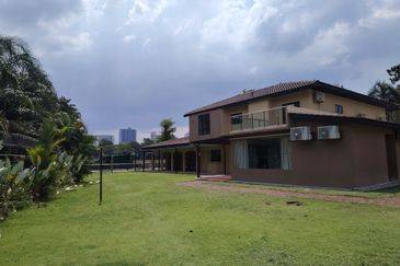 Lingkungan U-Thant Bungalow for sale