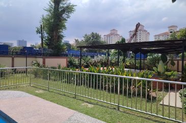 Lingkungan U-Thant Bungalow for sale