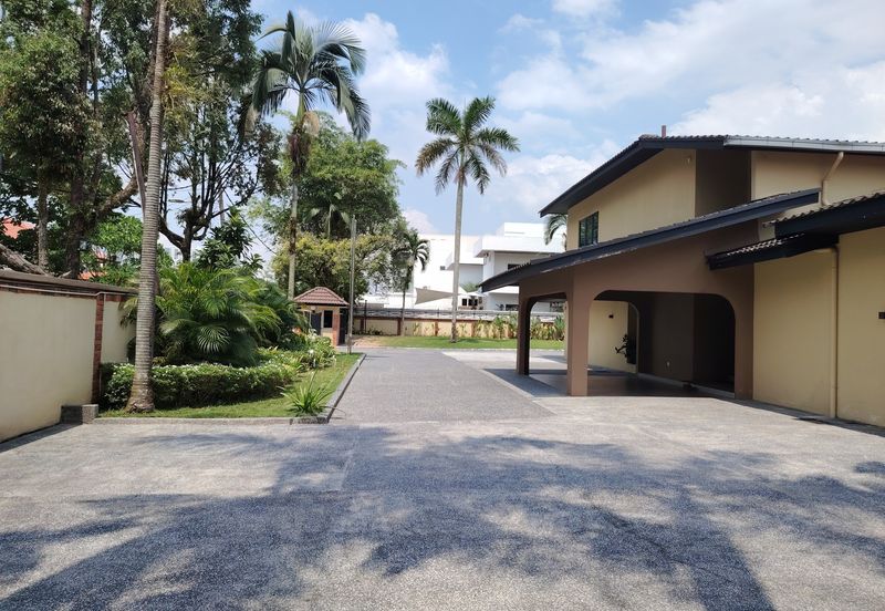 Lingkungan U-Thant Bungalow for sale