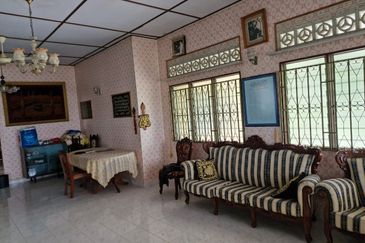 Bungalow at Seremban Hill Top Area for Sale