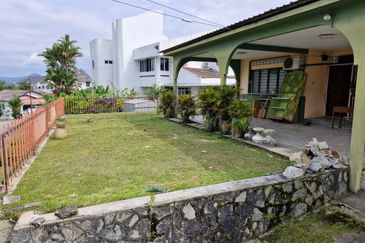 Bungalow at Seremban Hill Top Area for Sale