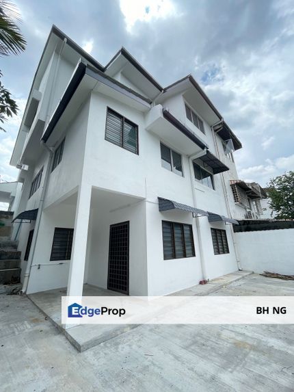 Newly refurbished 2.5 Storey Semi D , Selangor, Petaling Jaya