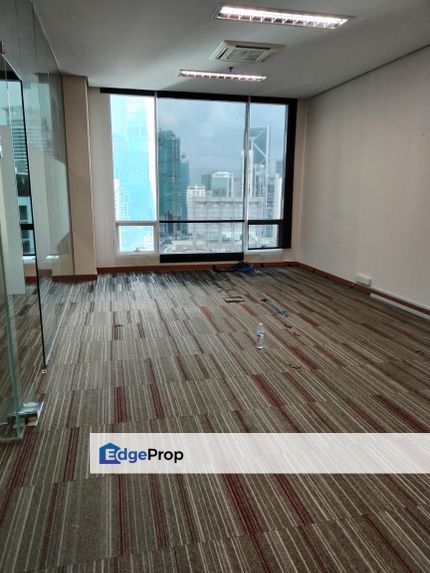 Soho KLCC View office to let, 700sf, high floor, renovated, with pantry RM2.8k, Kuala Lumpur, KLCC