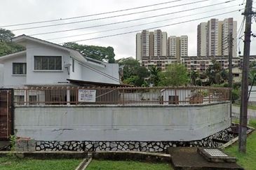 BANGALOW  AT OLD KLANG ROAD