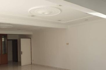 Jalan Banting,2 Storey FreeHold Bangalow for Sale 