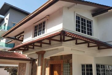 Jalan Banting,2 Storey FreeHold Bangalow for Sale 