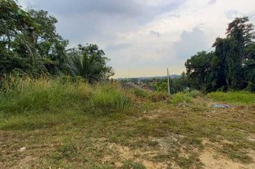 3 Lot Bungalow di Merbau Sempak Sungai Buloh 