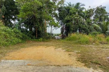 3 Lot Bungalow di Merbau Sempak Sungai Buloh 