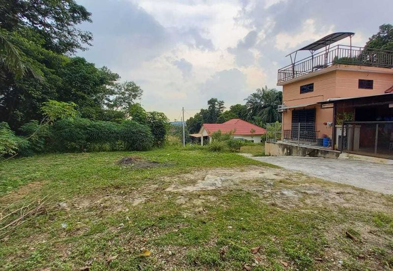 3 Lot Bungalow di Merbau Sempak Sungai Buloh 