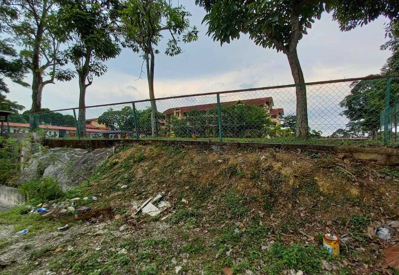 3 Lot Bungalow di Merbau Sempak Sungai Buloh 