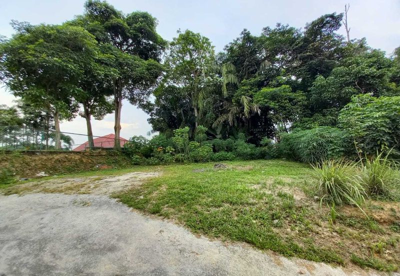 3 Lot Bungalow di Merbau Sempak Sungai Buloh 