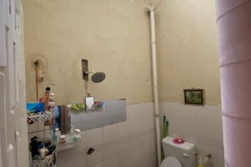 Taman Seroja, Bandar Baru Salak Tinggi