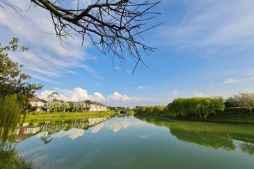 Isle of Kamares, Setia Eco Glades