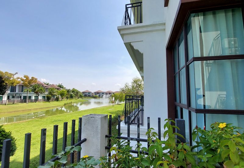 Isle of Kamares, Setia Eco Glades