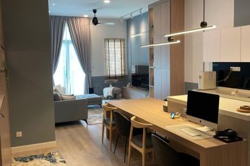 Isle of Kamares, Setia Eco Glades