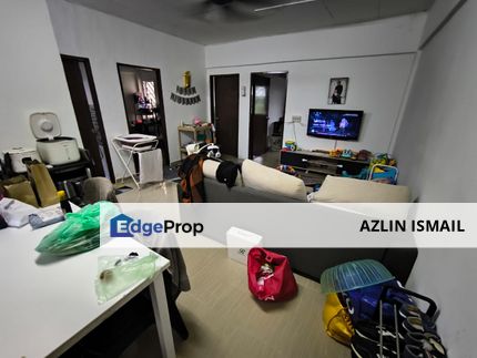 Low cost flat Sandalwood Court Bandar Tasik Putri Rawang , Selangor, Rawang