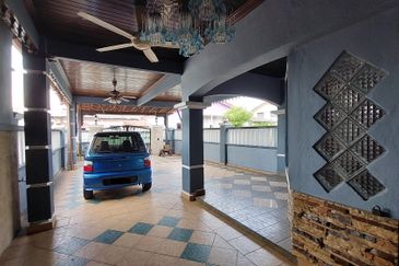 Fully Furnished (22ft x 92ft) 2 Storey Terrace Taman Seri Delek Klang 