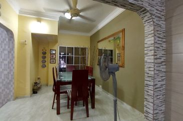 Fully Furnished (22ft x 92ft) 2 Storey Terrace Taman Seri Delek Klang 