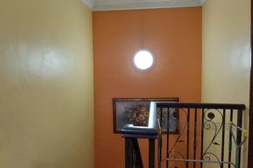 Fully Furnished (22ft x 92ft) 2 Storey Terrace Taman Seri Delek Klang 