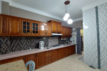 Fully Furnished (22ft x 92ft) 2 Storey Terrace Taman Seri Delek Klang 