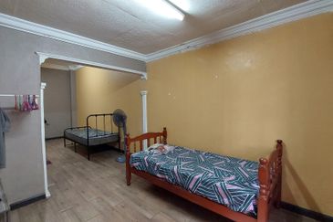 Fully Furnished (22ft x 92ft) 2 Storey Terrace Taman Seri Delek Klang 