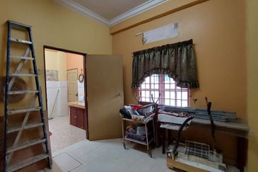Fully Furnished (22ft x 92ft) 2 Storey Terrace Taman Seri Delek Klang 