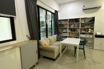 Jewels of Grasmere, Setia Marina