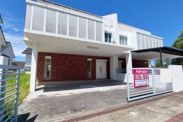 TAMAN BUKIT CHEMARA(CHEMARA HILL)