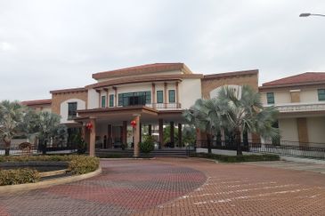 Isle of Kamares, Setia Eco Glades