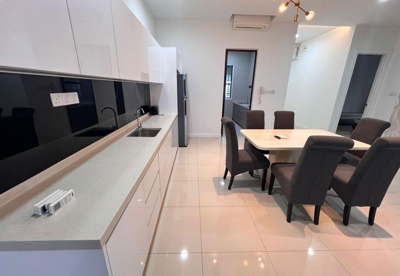 Isle of Kamares, Setia Eco Glades