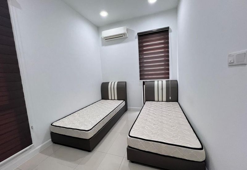 Isle of Kamares, Setia Eco Glades