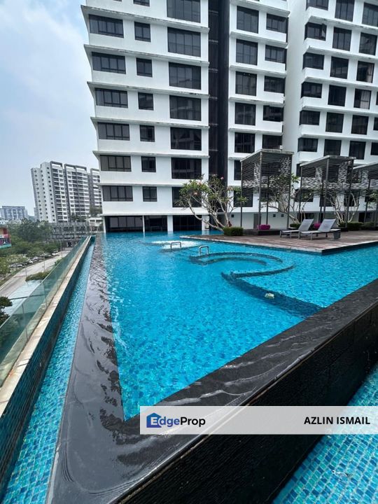 3 Bedroom Service Residence Available for Rent at Bukit Jelutong , Selangor, Bukit Jelutong