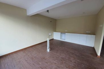 SS2 Bungalow House For Sale