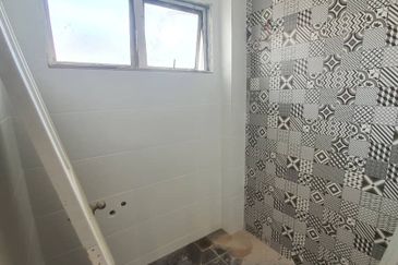 SS2 Bungalow House For Sale