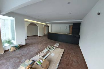 SS2 Bungalow House For Sale