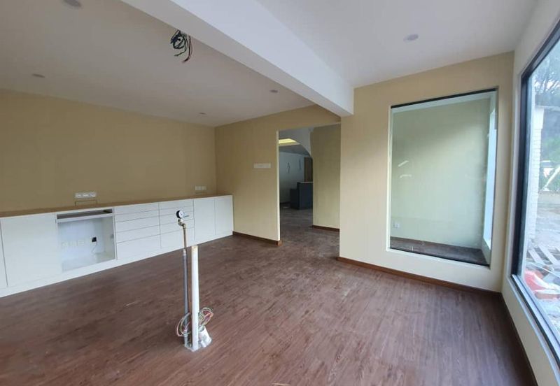 SS2 Bungalow House For Sale